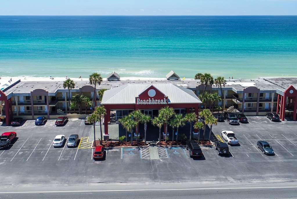 Ramada By Wyndham Panama City Beach / Beachfront Hotel Exterior photo