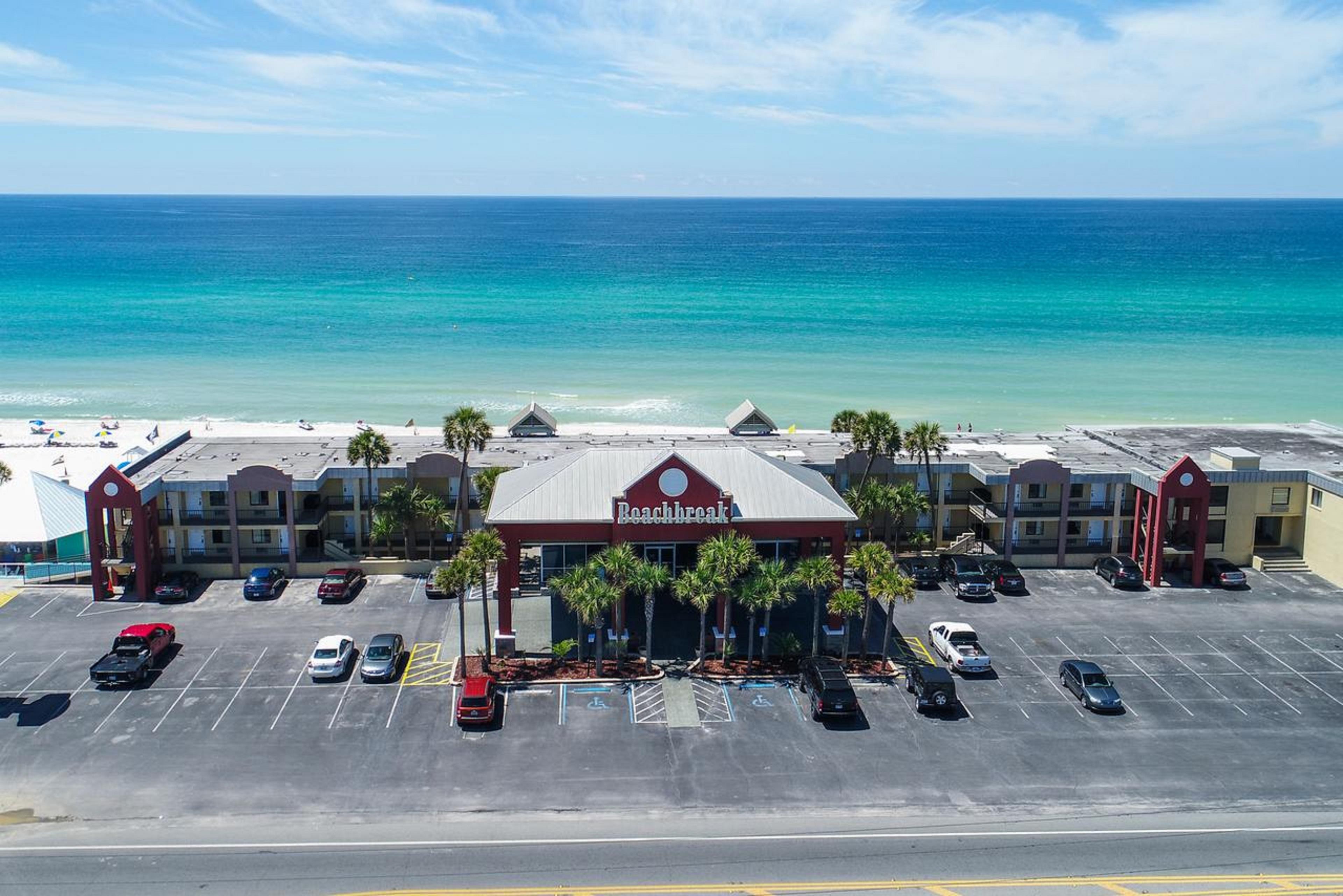 Ramada By Wyndham Panama City Beach / Beachfront Hotel Exterior photo