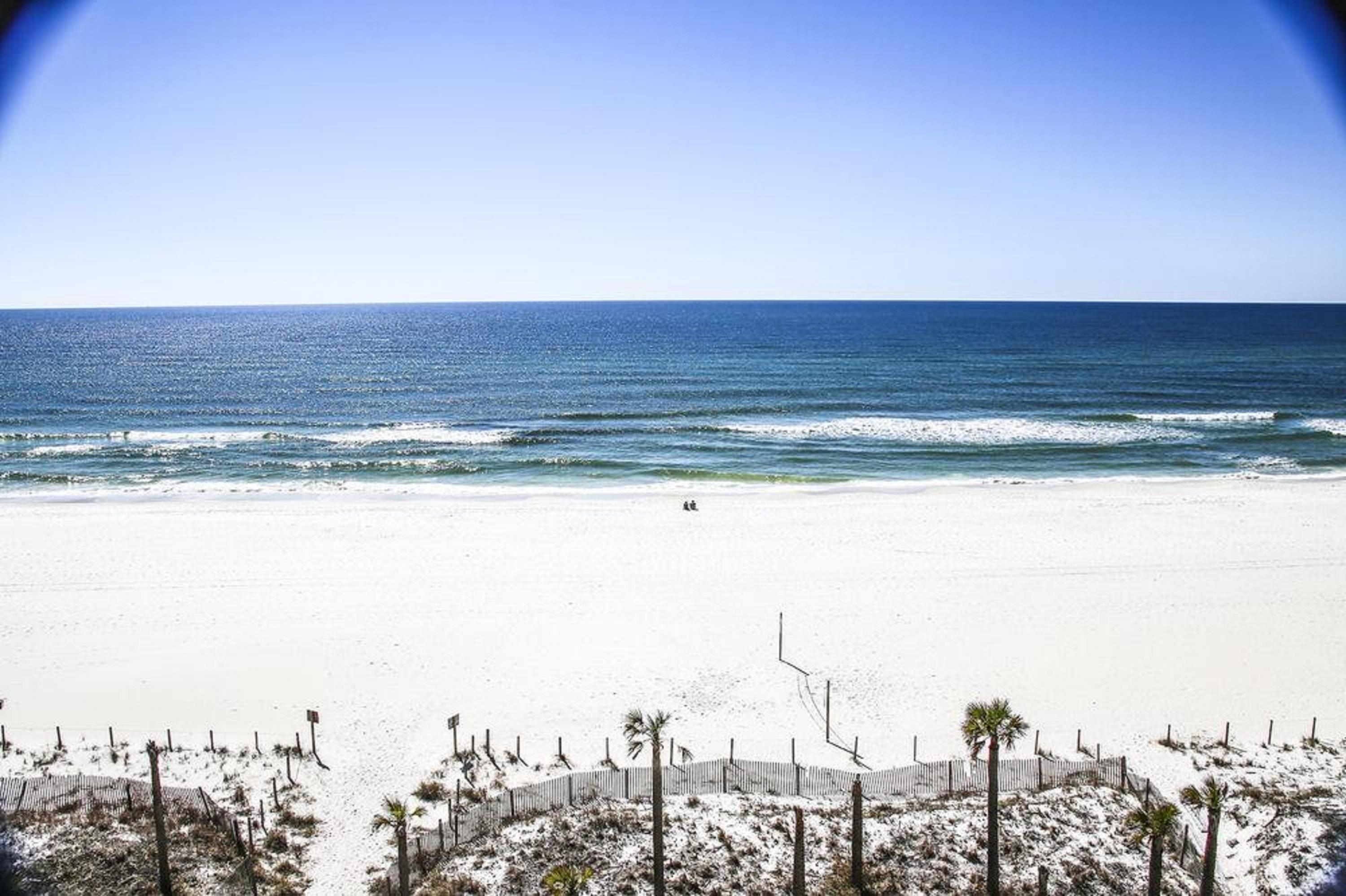 Ramada By Wyndham Panama City Beach / Beachfront Hotel Exterior photo