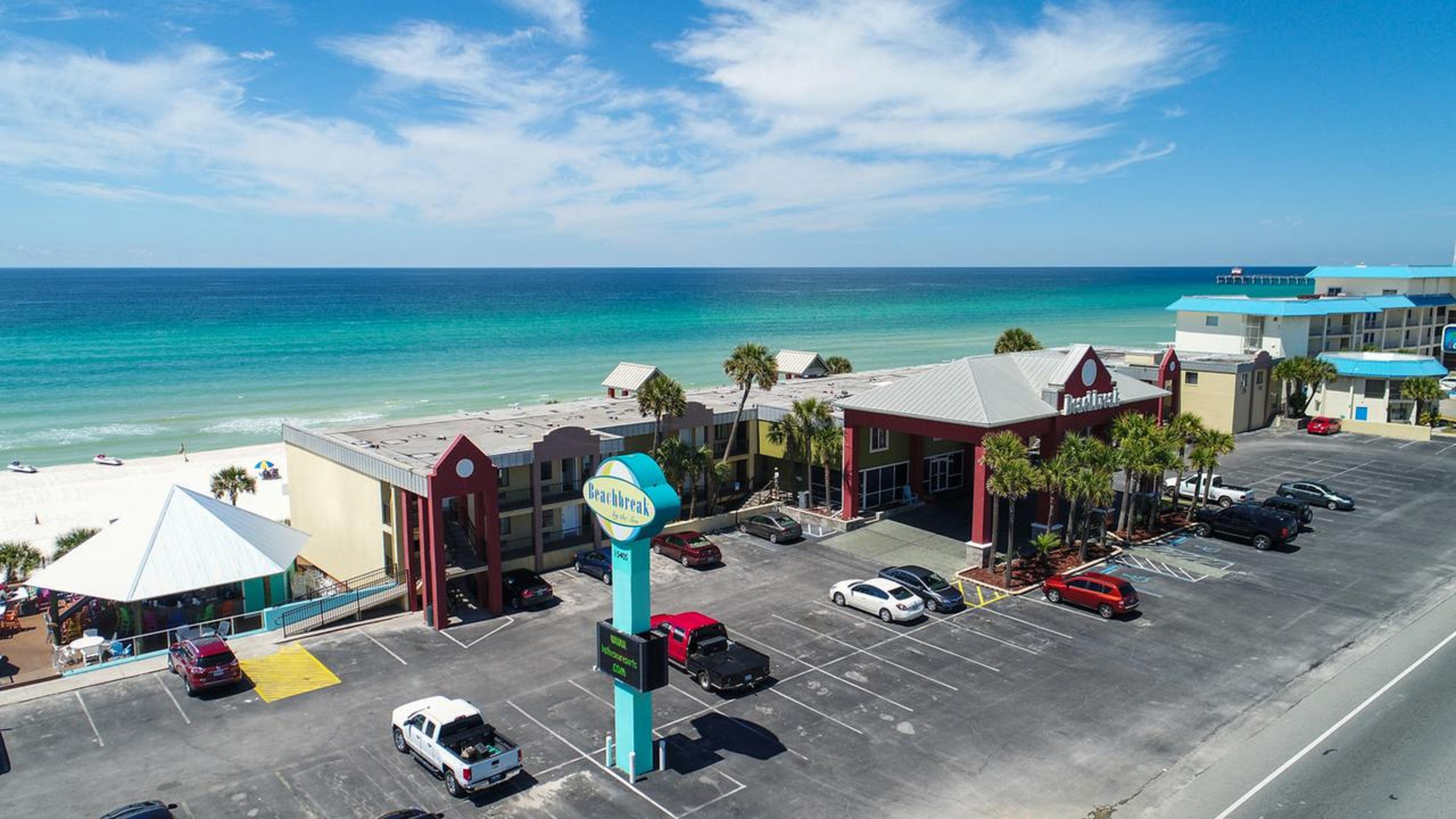 Ramada By Wyndham Panama City Beach / Beachfront Hotel Exterior photo