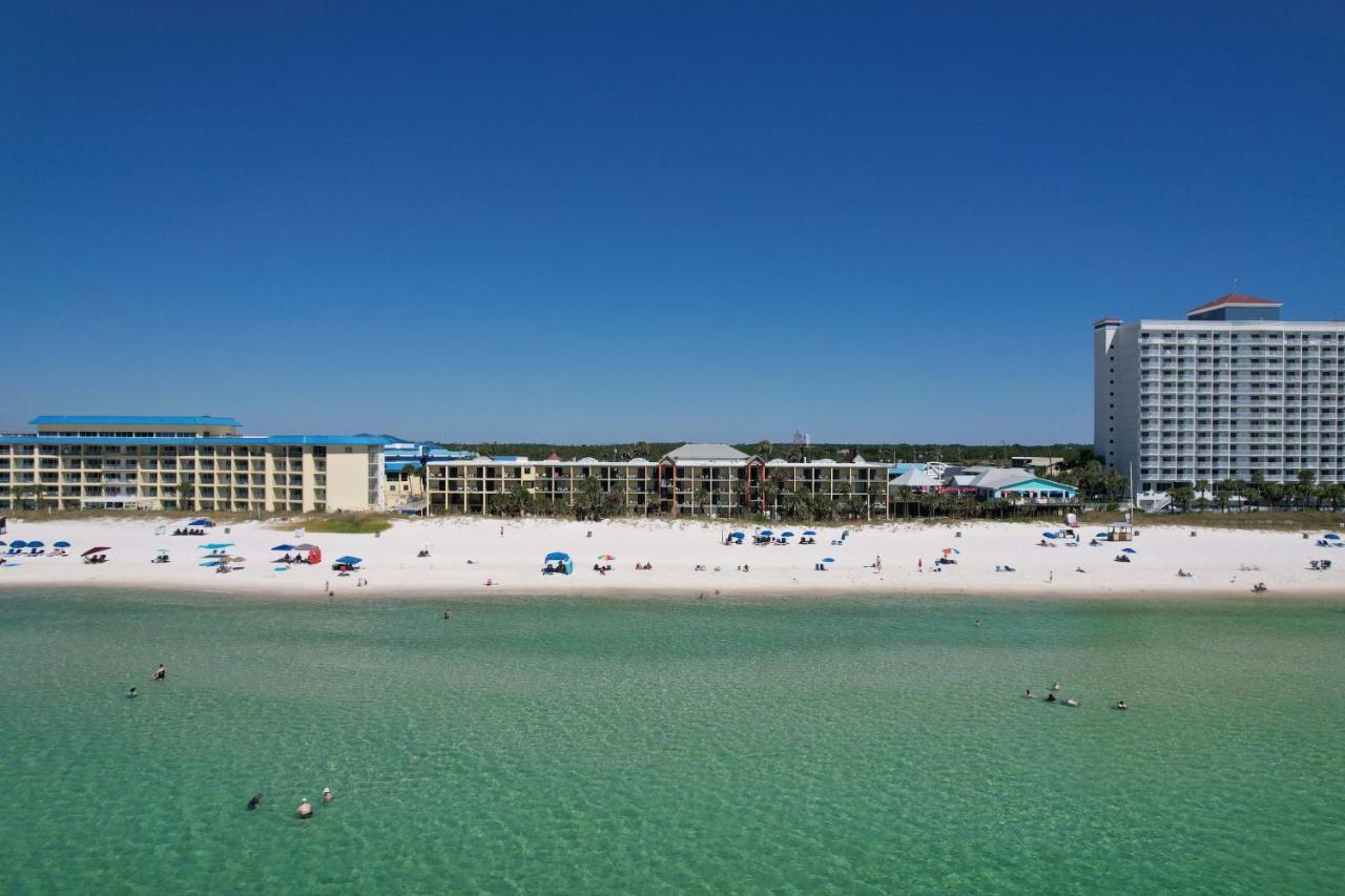 Ramada By Wyndham Panama City Beach / Beachfront Hotel Exterior photo