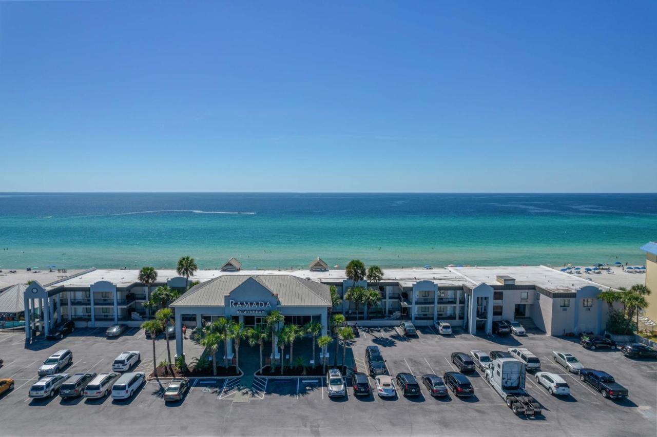 Ramada By Wyndham Panama City Beach / Beachfront Hotel Exterior photo