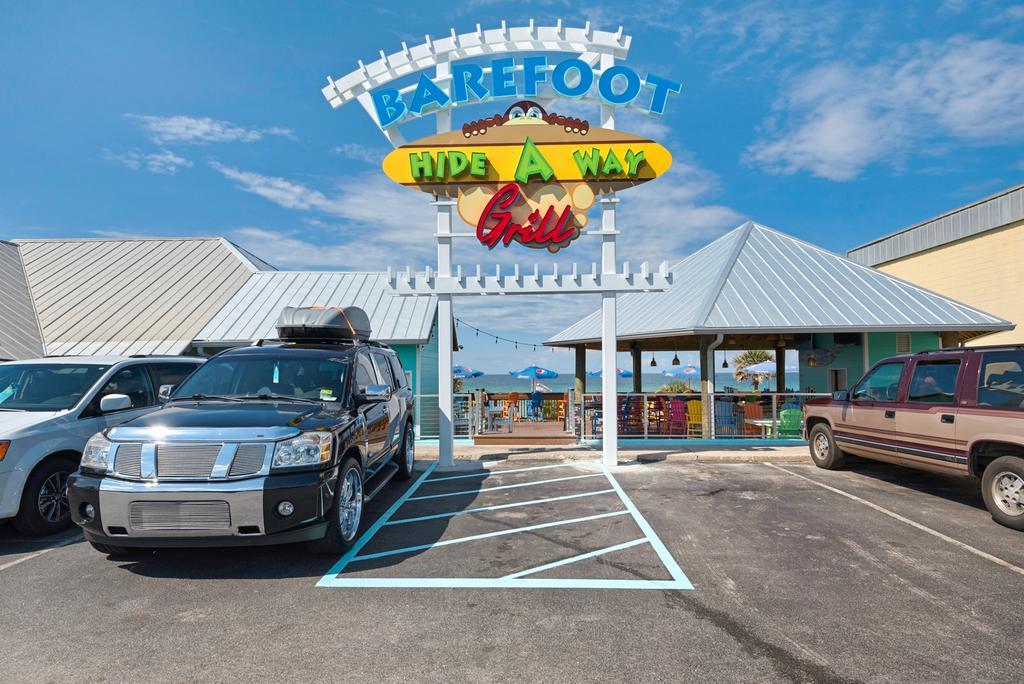 Ramada By Wyndham Panama City Beach / Beachfront Hotel Exterior photo